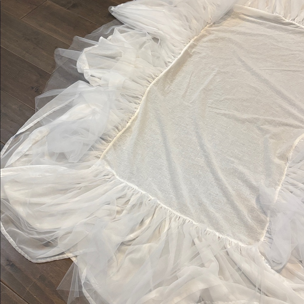 Pottery barn, bedding skirt - Picture 16 of 16